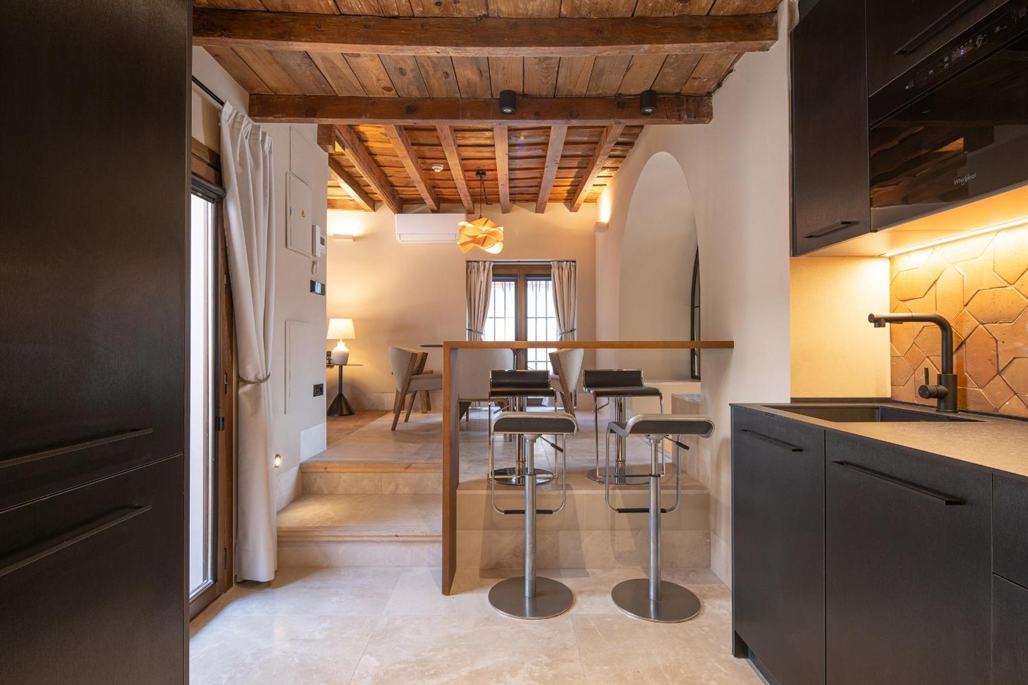 Calm Suites Babole — Photos 3